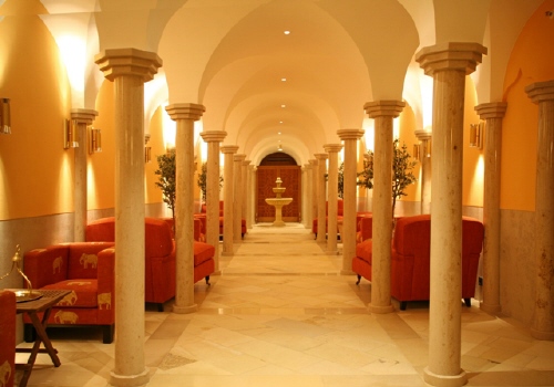 Schloss Elmau Säuleneingang