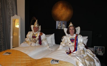 Bonner-Prinzenpaar-Rainer-I-und-Victoria-I-in-der-Hofburg-Kameha-Grand-Bonn-450x280 in Karnevals Special in der Hofburg Kameha Grand Bonn: 111 Zimmer zu 111 Euro ab 11:11 Uhr. Gäste wohnen unter einem Dach mit dem Bonner Prinzenpaar